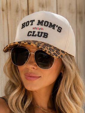 🆕 Hot Mom’s Club Leopard Print Two-Tone Snapback Baseball Cap NWT Women’s Hat